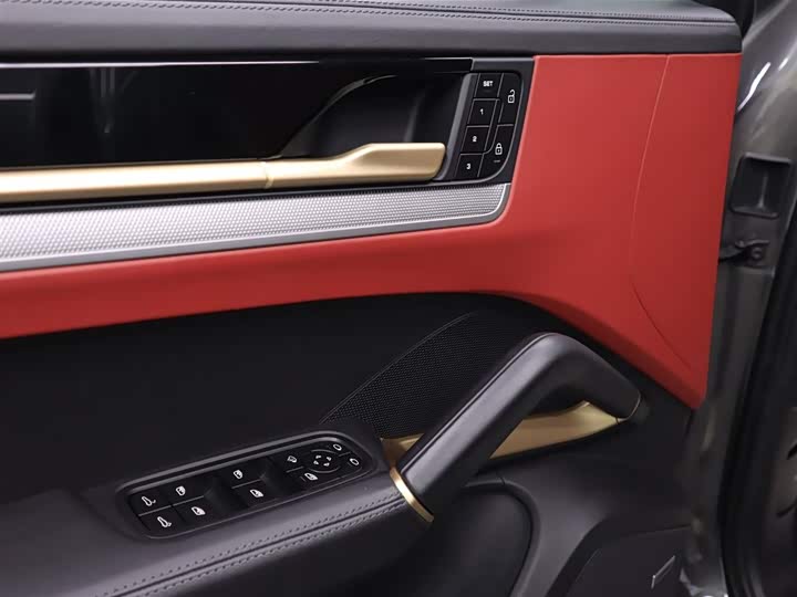 Фото 9 - Porsche Cayenne