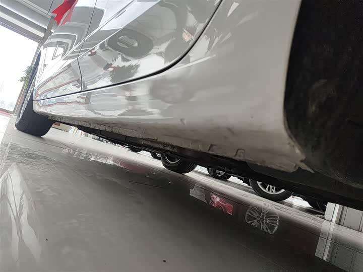 Фото 22 - Roewe i5