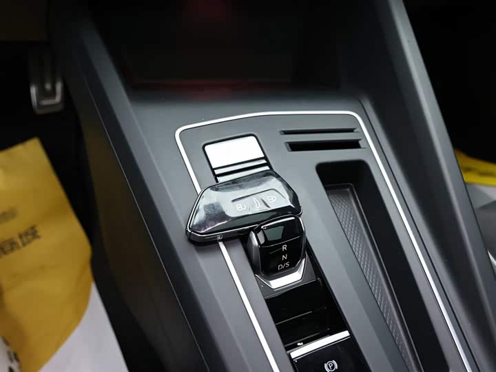 Фото 12 - Volkswagen Golf