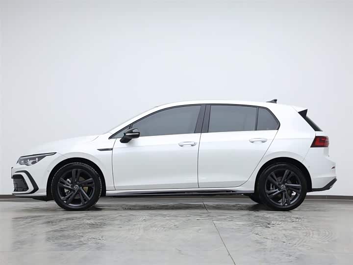 Фото 5 - Volkswagen Golf