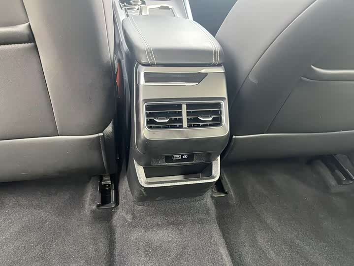 Фото 12 - Geely Preface