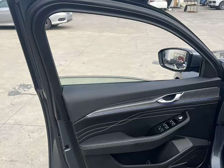 Фото 5 - Geely Preface