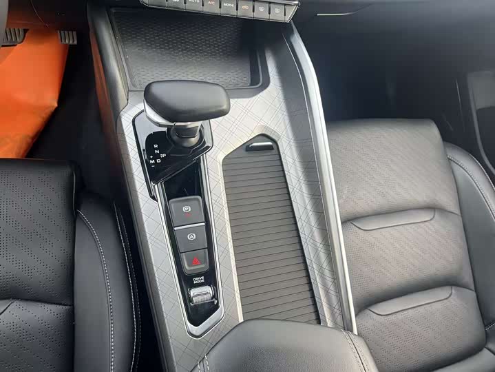 Фото 9 - Geely Preface