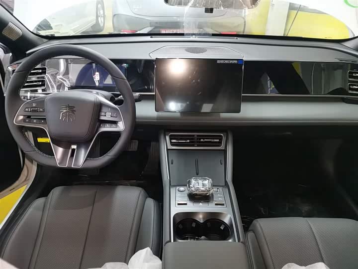 Фото 10 - BYD Qin L