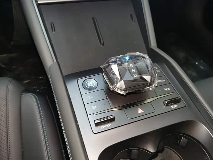 Фото 14 - BYD Qin L