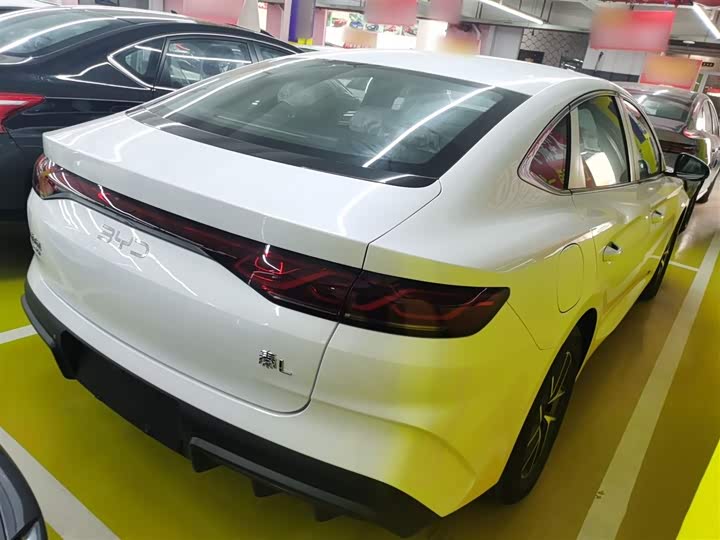 Фото 7 - BYD Qin L