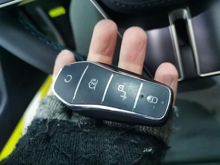 Фото 9 - BYD Qin L