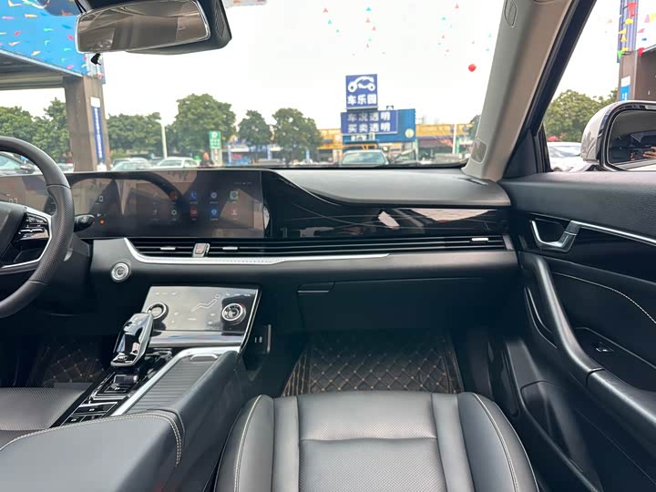 Фото 17 - Bestune B70