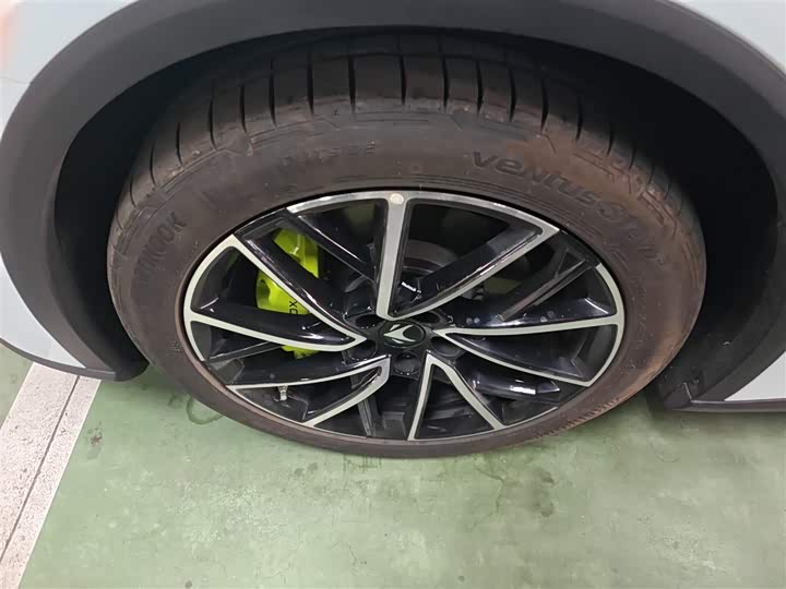 Фото 23 - BAIC Arcfox Alpha S5