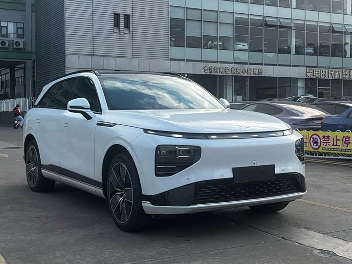 Фото 3 - XPeng G9