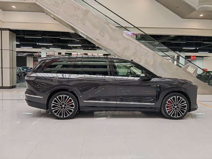 Фото 7 - Nio ES8