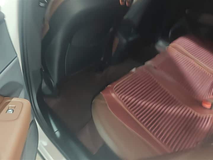 Фото 11 - Volvo XC60