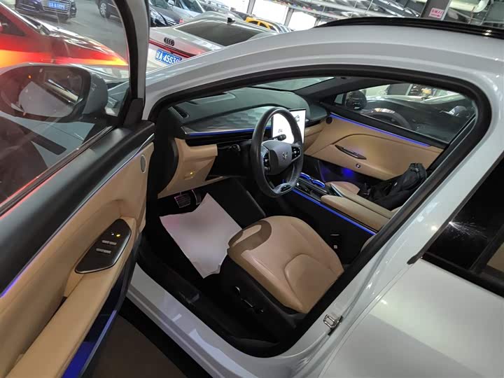 Фото 16 - BAIC Arcfox Alpha T5