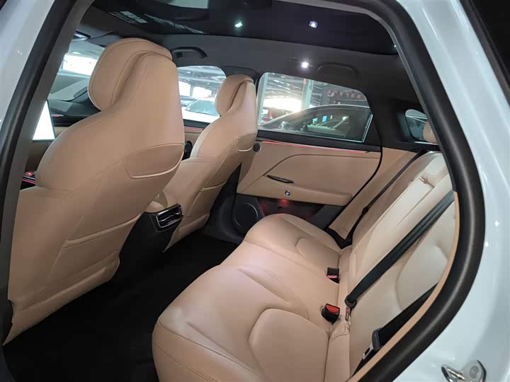 Фото 17 - BAIC Arcfox Alpha T5