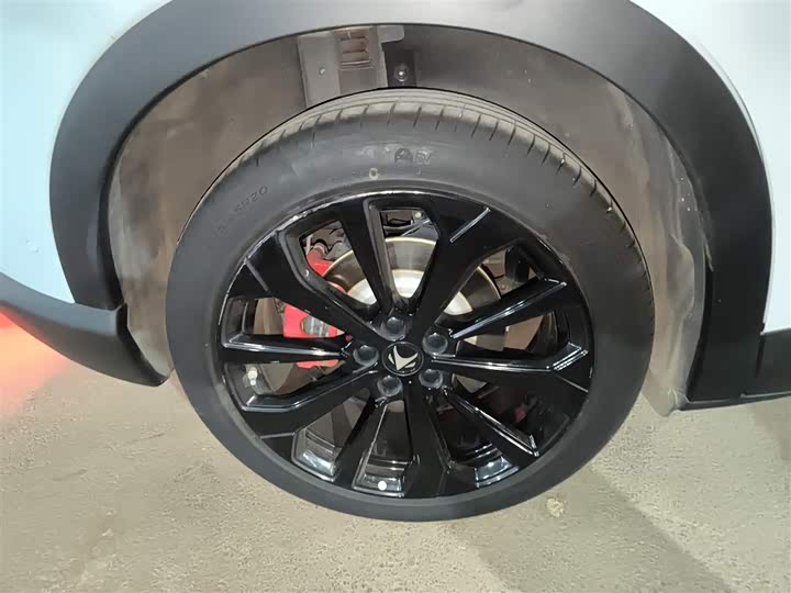 Фото 26 - BAIC Arcfox Alpha T5