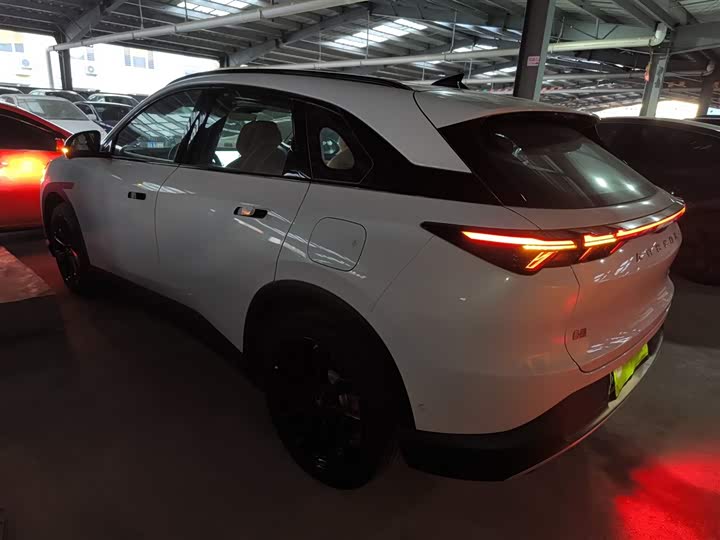 Фото 5 - BAIC Arcfox Alpha T5