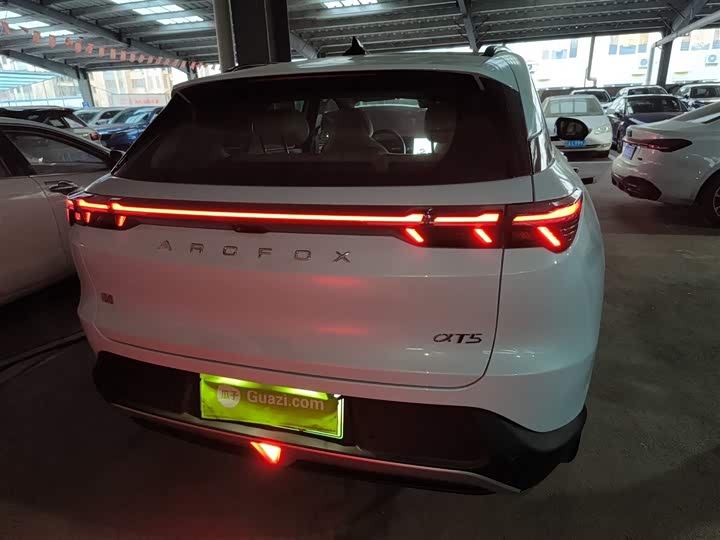 Фото 6 - BAIC Arcfox Alpha T5