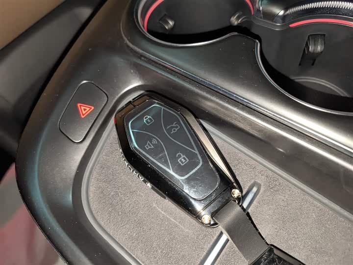 Фото 9 - BAIC Arcfox Alpha T5