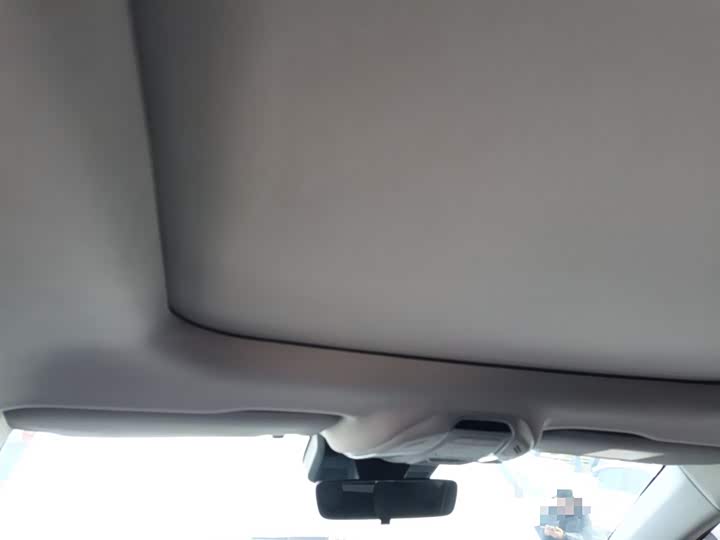 Фото 17 - Geely Atlas