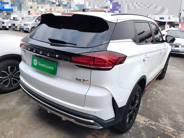 Фото 6 - Geely Atlas