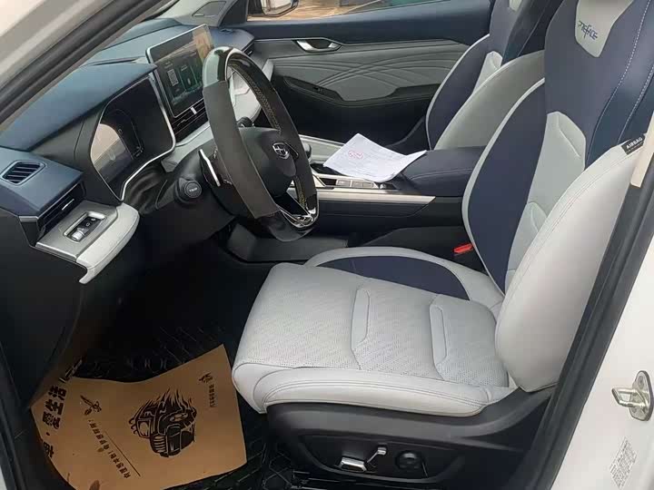 Фото 4 - Geely Preface