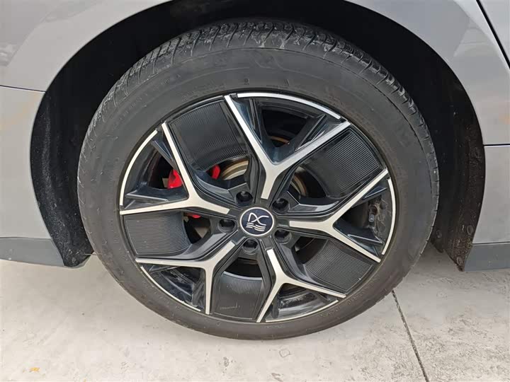 Фото 26 - BYD Han