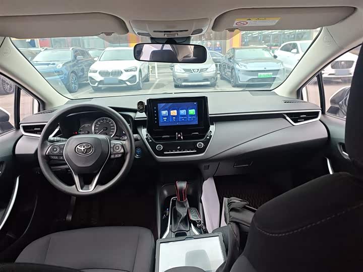 Фото 10 - Toyota Corolla