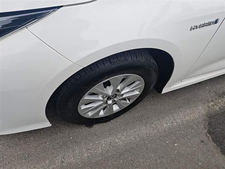 Фото 23 - Toyota Corolla