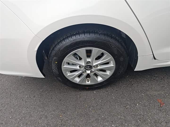 Фото 26 - Toyota Corolla