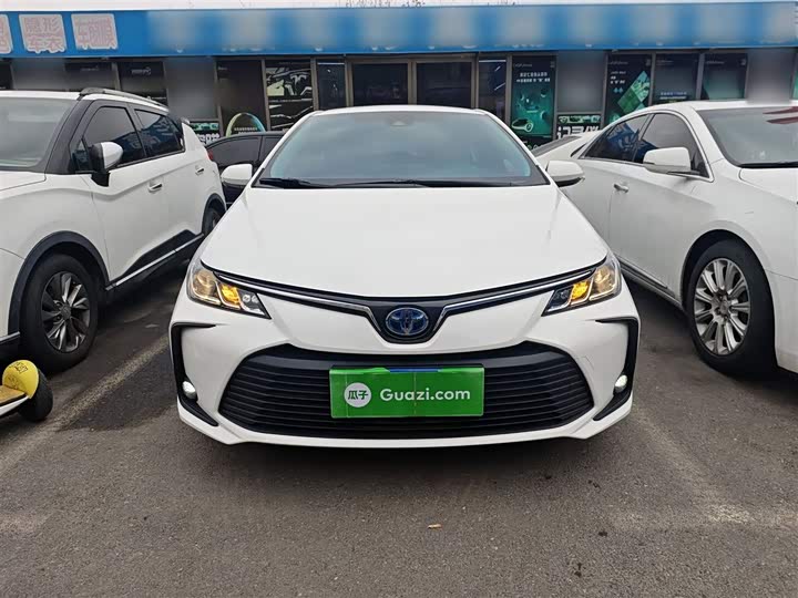 Фото 3 - Toyota Corolla