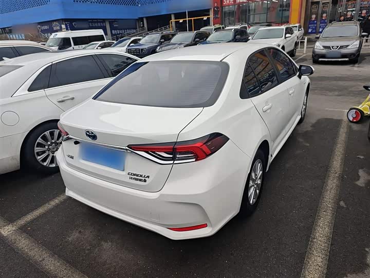 Фото 7 - Toyota Corolla