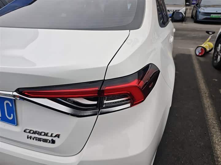 Фото 8 - Toyota Corolla