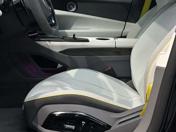 Фото 4 - Lotus Emeya