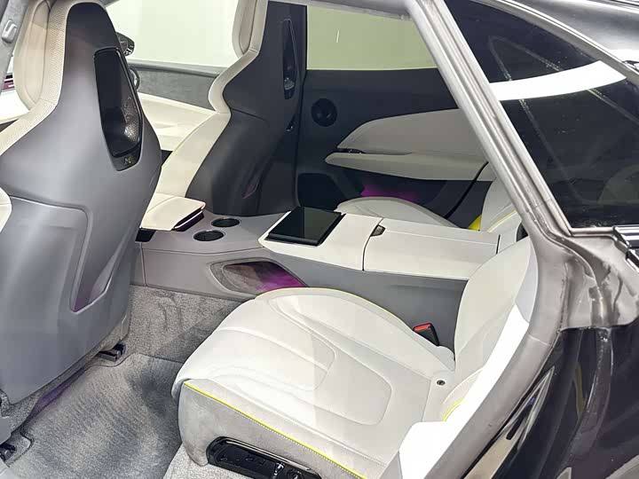 Фото 5 - Lotus Emeya