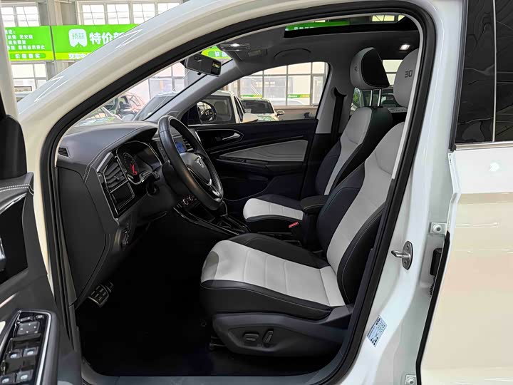 Фото 8 - Jetta VS7