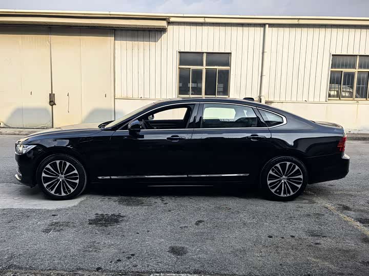Фото 3 - Volvo S90