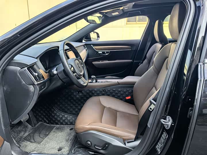 Фото 6 - Volvo S90