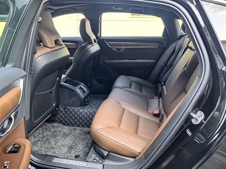 Фото 7 - Volvo S90