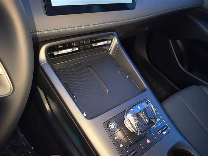 Фото 16 - BYD Qin Plus