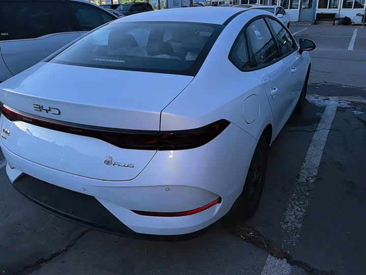 Фото 3 - BYD Qin Plus