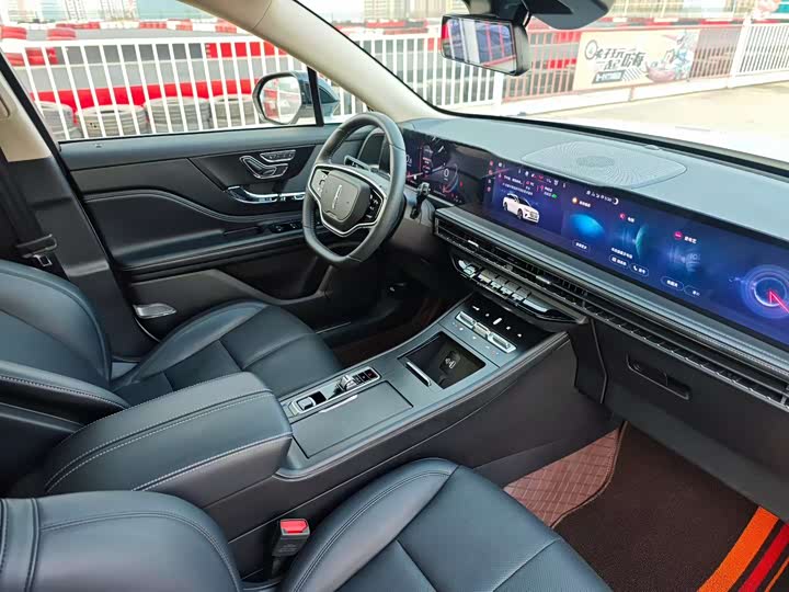 Фото 7 - Lincoln Corsair