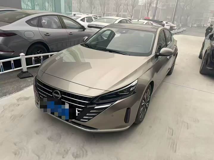 Фото 1 - Nissan Teana