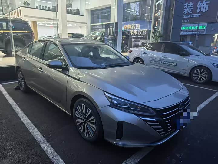 Фото 2 - Nissan Teana