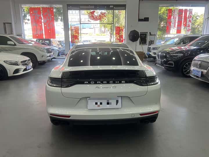 Фото 2 - Porsche Panamera