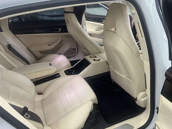 Фото 5 - Porsche Panamera