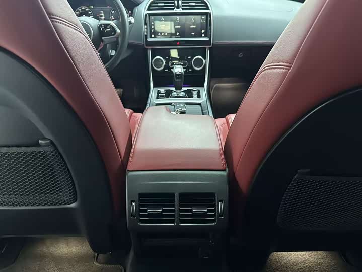 Фото 13 - Jaguar XE L