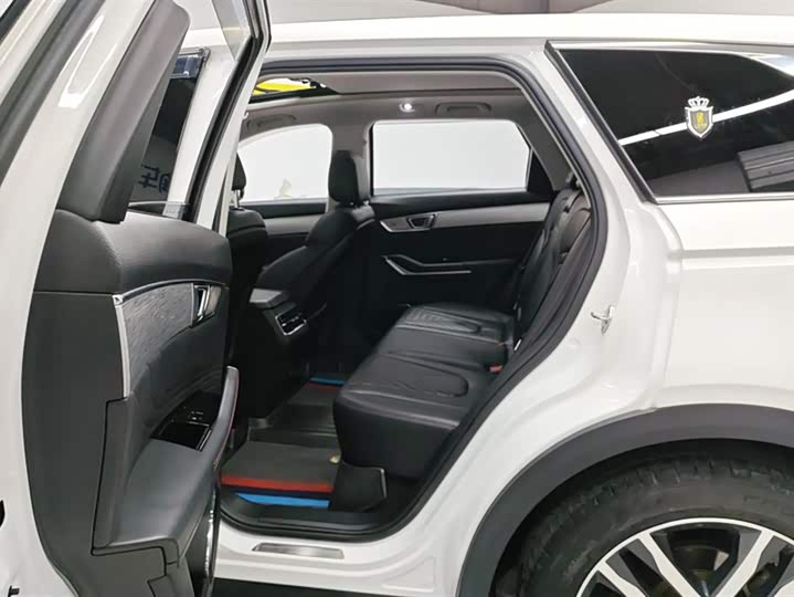 Фото 11 - Bestune T99