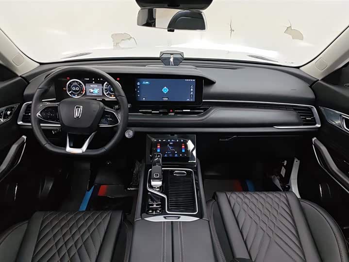 Фото 12 - Bestune T99