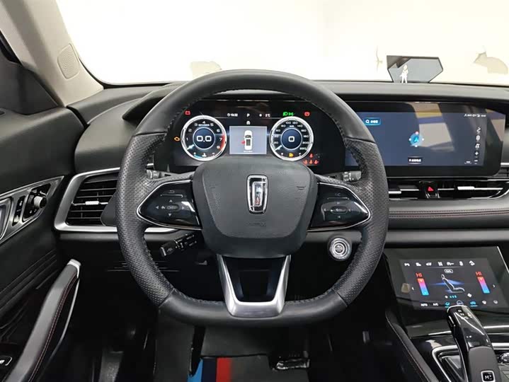 Фото 15 - Bestune T99