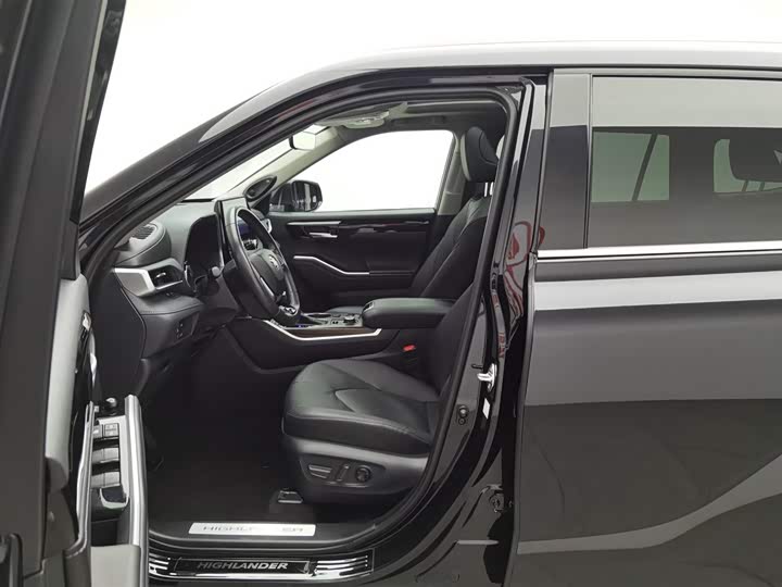 Фото 10 - Toyota Highlander